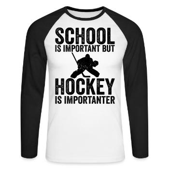 Schule ist wichtig, aber Eishockey ist noch wichtiger - Unisex Baseballshirt langarm - Weiß/Schwarz - Vorne - Nik (191cm)