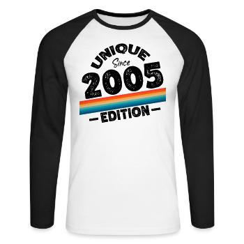 Unique depuis 2005 Edition Anniversaire Millésime 2005 - T-shirt baseball manches longues Homme - blanc/noir - Devant - Nik (191cm)