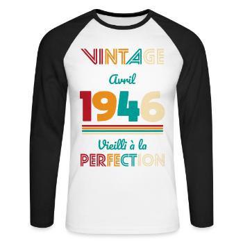 80. Geburtstag – Vintage – April 1946 - Unisex Baseballshirt langarm - Weiß/Schwarz - Vorne - Nik (191cm)