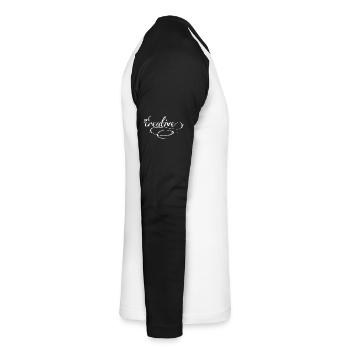 get creative - Unisex Baseballshirt langarm - Weiß/Schwarz - Rechts - Nik (191cm)