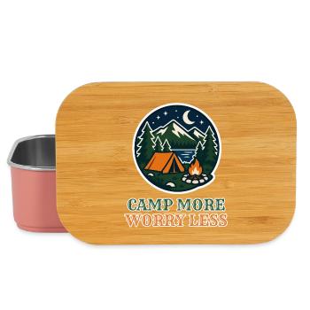 Camp More Worry Less – Retro Camping Abzeichen - Lunch Box - Hellrosa - Vorne