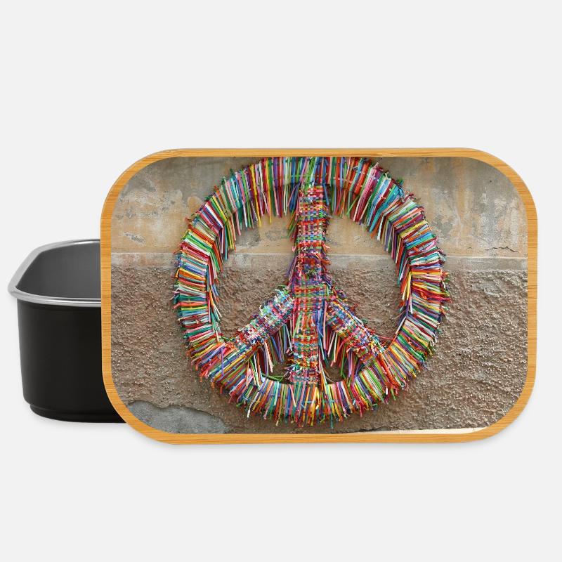 Peace is international - Lunch Box - Schwarz