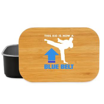 Ce gamin est maintenant ceinture bleue en karaté - Boîte à goûter - noir - Devant