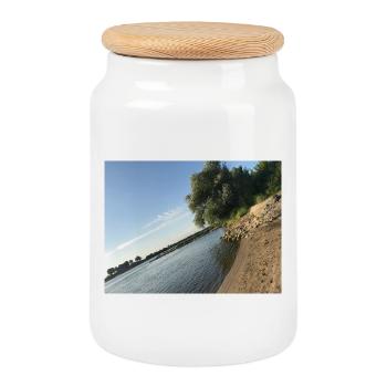 Natur am Fluss mit Bäumen und Ufer - Keksdose mit Holzdeckel - Weiß - Vorne
