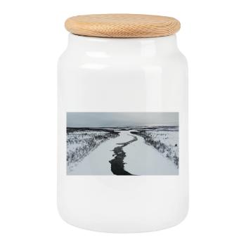 Ein gewundenen Fluss in verschneiter Landschaft - Keksdose mit Holzdeckel - Weiß - Vorne