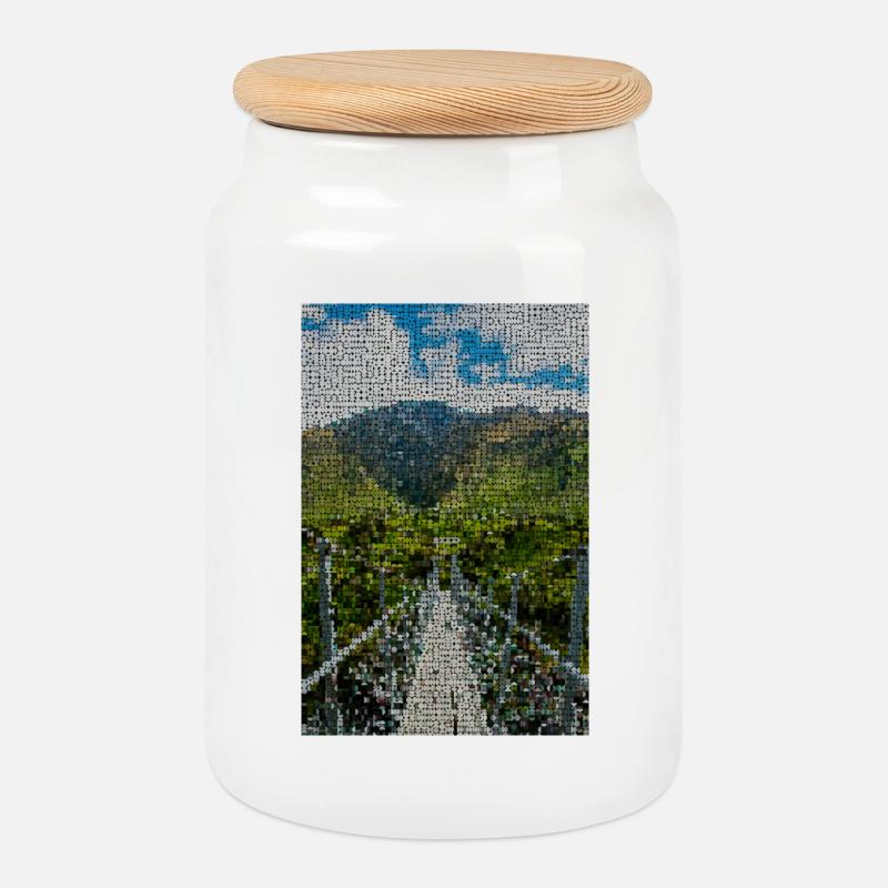 Pfad durch grüne Berglandschaft - Keksdose mit Holzdeckel - Weiß
