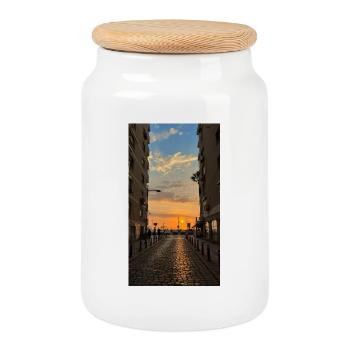 Crépuscule sur la rue pavée - Boîte à biscuits avec couvercle en bois - blanc - Devant