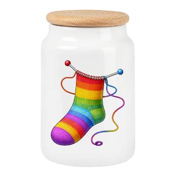 Gestrickte Regenbogen Socke Illustration  - Keksdose mit Holzdeckel - Weiß - Vorne