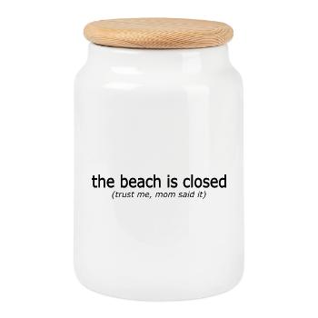 The Beach Is Closed Meme Shirt - Funny Gen Z Humor - Keksdose mit Holzdeckel - Weiß - Vorne