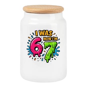 Idée cadeau humoristique de mème pour les enfants de 67 ans - Boîte à biscuits avec couvercle en bois - blanc - Devant