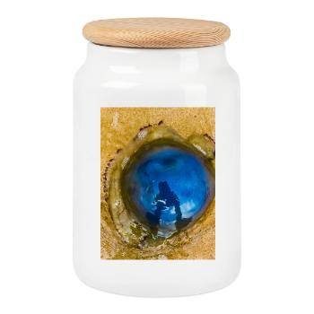 Méduse bleue avec Reflet sur Le Sable "Moi et mon Yelly - Boîte à biscuits avec couvercle en bois - blanc - Devant