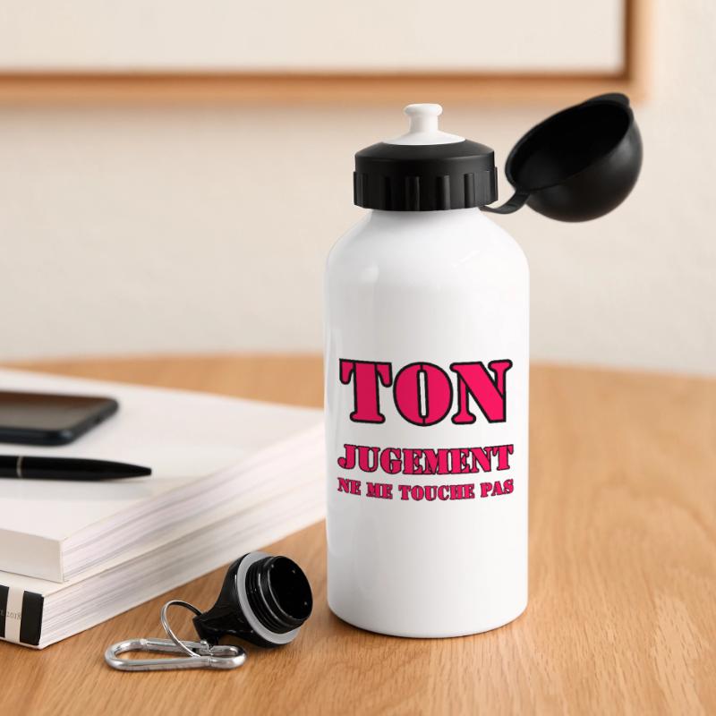 YOUR JUDGMENT DOES NOT AFFECT ME. Drinks Bottle with Lid 500 ml