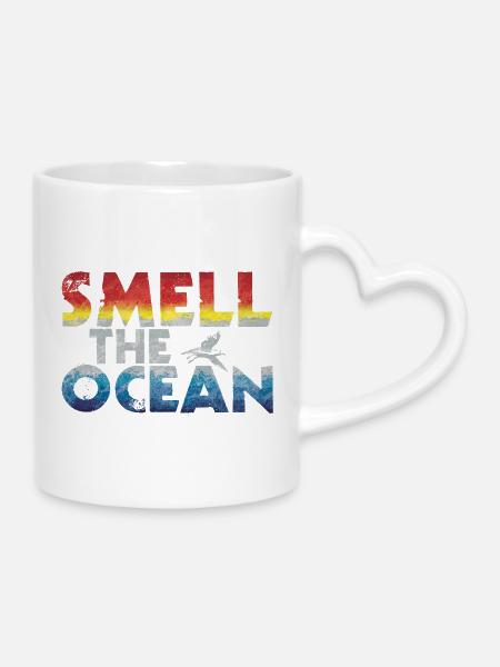 Rieche das Meer - Gradient Schrift - Tasse mit Herzhenkel - Weiß