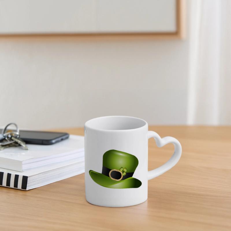 Haut-de-forme vert avec trèfle – Saint Patrick Mug avec anse en forme de cœur