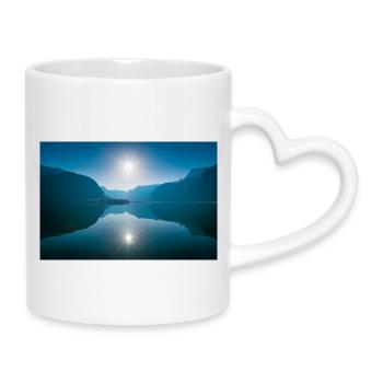 Spiegelnder Bergsee Hallstätter See - Tasse mit Herzhenkel - Weiß - Rechts