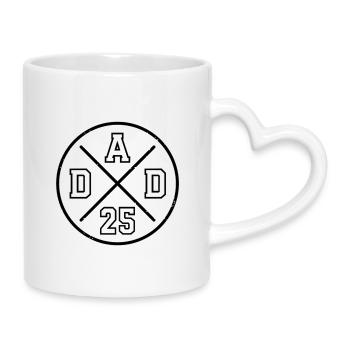 Dad 25 Baby Vater Vatertag Geschenk Papa 2025 - Tasse mit Herzhenkel - Weiß - Rechts