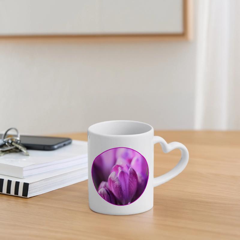 Crocus Crocus Fleurs violettes Crocus Bourgeon de crocus Mug avec anse en forme de cœur