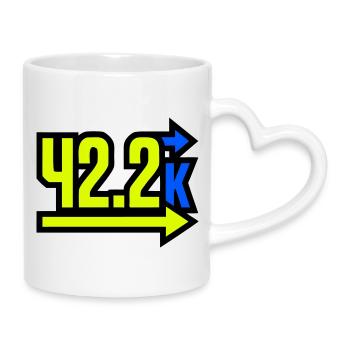  Stolzer 42.2k Marathon Finisher - Tasse mit Herzhenkel - Weiß - Rechts