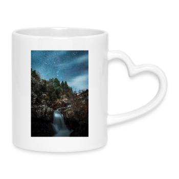 Orion-Sternbild über einem erstaunlichen Fluss - Tasse mit Herzhenkel - Weiß - Rechts