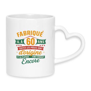 60 ans d’origine, Cadeau anniversaire humour - Mug avec anse en forme de cœur - blanc - Droite