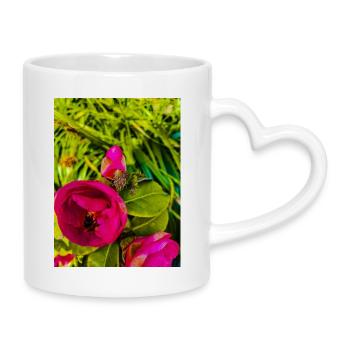 Rosa Rosen im grünen Garten - Tasse mit Herzhenkel - Weiß - Rechts