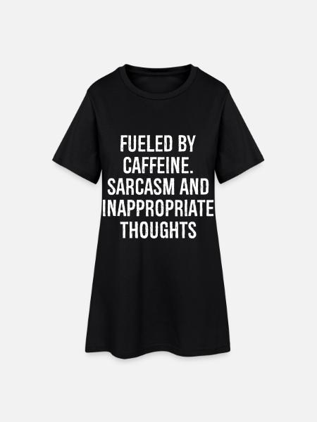 Angetrieben von Koffein-Sarkasmus Lustiges Shirt - Frauen T-Shirt-Kleid - Schwarz