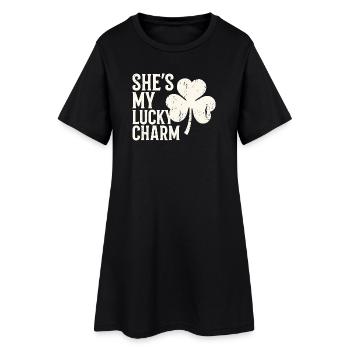 Sie ist mein Glücksbringer-Kleeblatt-Design - Frauen T-Shirt-Kleid - Schwarz - Vorne