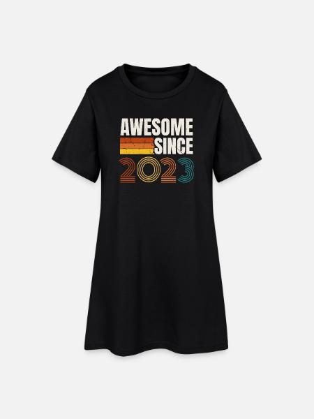 Großartig seit dem Retro-Vintage-Geburtstag 2023 - Frauen T-Shirt-Kleid - Schwarz