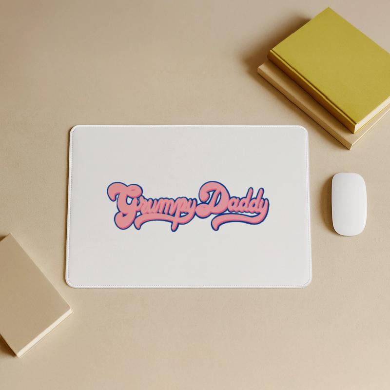 Script rétro de Grumpy Daddy - Couleur « Chewing-gum » Grand tapis de souris gamer