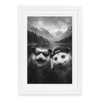 Bergsee-Pals : Loutre avec des lunettes de soleil - Affiche encadrée (27 × 37 cm) - blanc - Devant