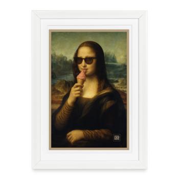 Glace en train de lécher la Joconde - Affiche encadrée (27 × 37 cm) - blanc - Devant
