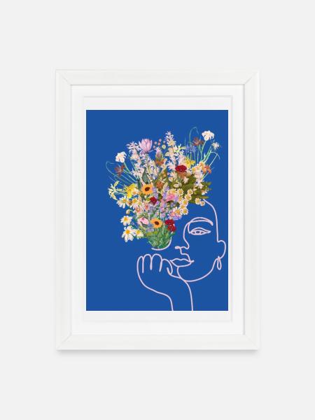 Blumenfrau - Gerahmtes Poster (27 × 37 cm) - Weiß