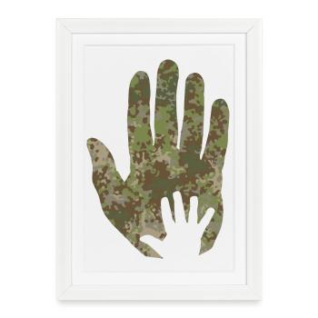 Main de bébé de camouflage multitarn à la main - Affiche encadrée (27 × 37 cm) - blanc - Devant