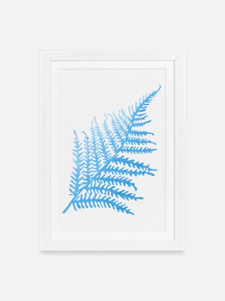 Blaues Farnkraut - Gerahmtes Poster (27 × 37 cm) - Weiß