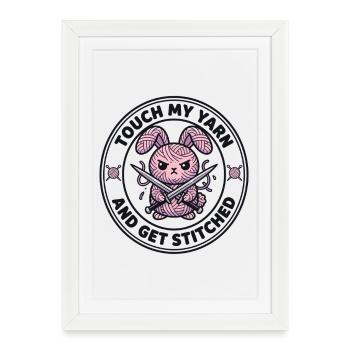 Touch My Yarn - Lapin tricoteur espiègle - Affiche encadrée (27 × 37 cm) - blanc - Devant