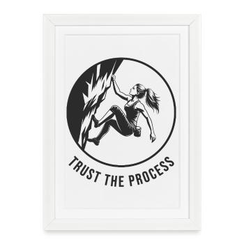 Fille forte qui fait du bloc sur le rocher pendant le processus - Affiche encadrée (27 × 37 cm) - blanc - Devant