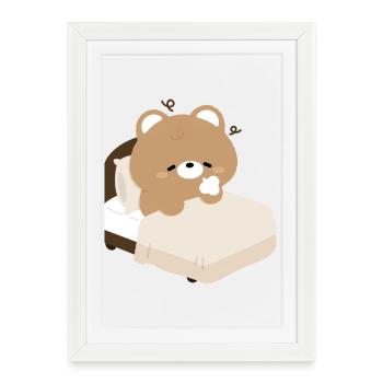 Ours endormi sur le lit - Affiche encadrée (27 × 37 cm) - blanc - Devant