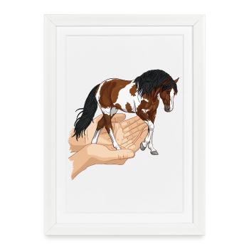 Un cheval pie qui sort de deux mains jointes - Affiche encadrée (27 × 37 cm) - blanc - Devant