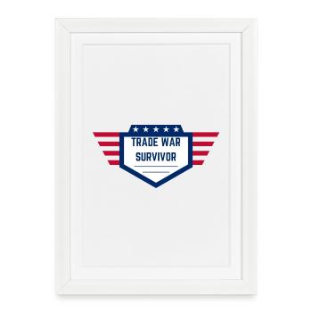 Trade War Survivor - Édition américaine - Affiche encadrée (27 × 37 cm) - blanc - Devant