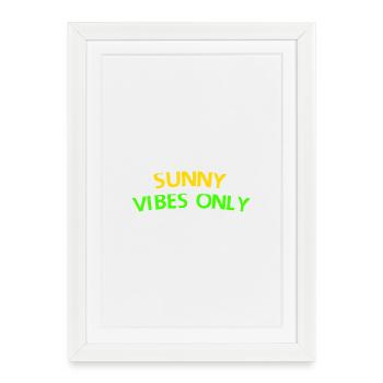 Sunny Vibes Only Typografie T-Shirt - Gerahmtes Poster (27 × 37 cm) - Weiß - Vorne