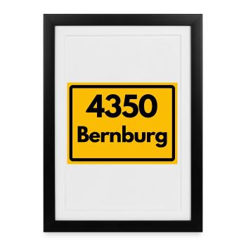 ALTE POSTLEITZAHL PLZ 4350 BERNBURG HEIMATSTOLZ - Gerahmtes Poster (27 × 37 cm) - Schwarz - Vorne