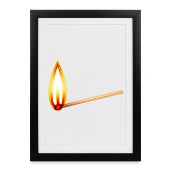 Allumette allumée avec une grande flamme chaude - Affiche encadrée (27 × 37 cm) - noir - Devant
