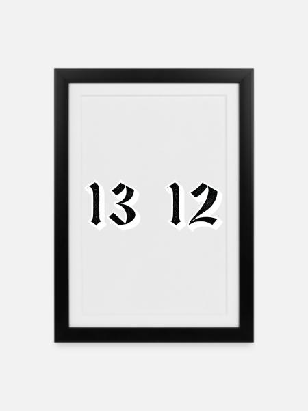 Gotische Zwillingsziffern 13 12 - Gerahmtes Poster (27 × 37 cm) - Schwarz