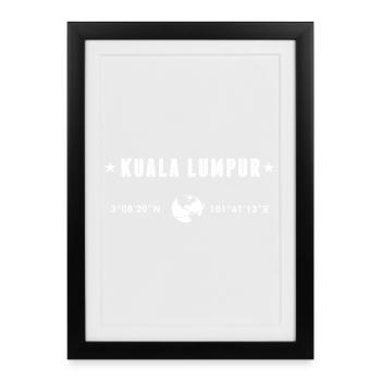 Coordonnées de Kuala Lumpur : Blanc Minimaliste Erreur de frappe - Affiche encadrée (27 × 37 cm) - noir - Devant