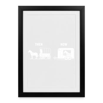Drôle de ferme de chevaux sur des mèmes de calèche - Affiche encadrée (27 × 37 cm) - noir - Devant