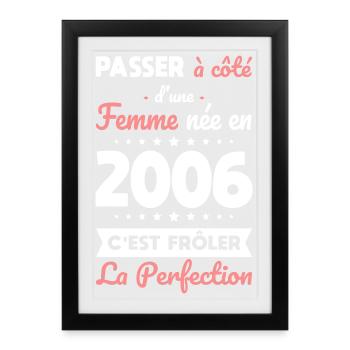 Née en 2006 – Frôler la perfection  - Affiche encadrée (27 × 37 cm) - noir - Devant