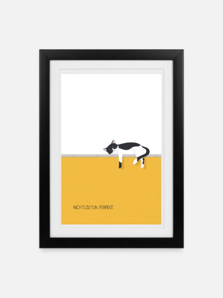 Nichts zu tun. Perfekt. – Lustige Katze - Gerahmtes Poster (27 × 37 cm) - Schwarz