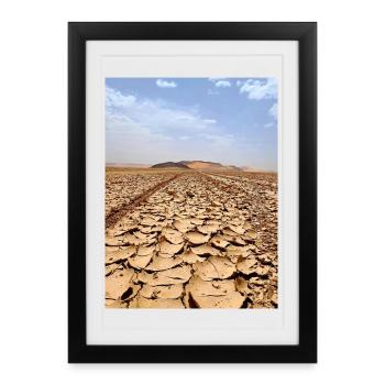 Sable désertique et traces de véhicules - Affiche encadrée (27 × 37 cm) - noir - Devant
