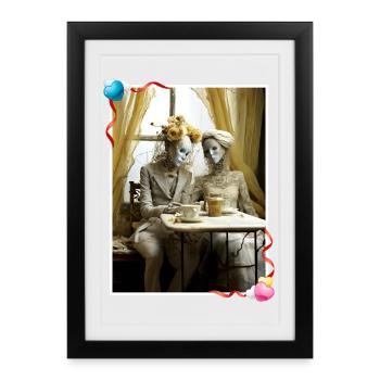 Poupées éthérées amoureuses mariée et marié dans un café - Affiche encadrée (27 × 37 cm) - noir - Devant