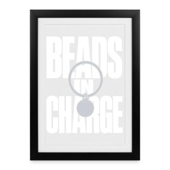 Beads on Charge – Perlen Schlüsselring - Gerahmtes Poster (27 × 37 cm) - Schwarz - Vorne
